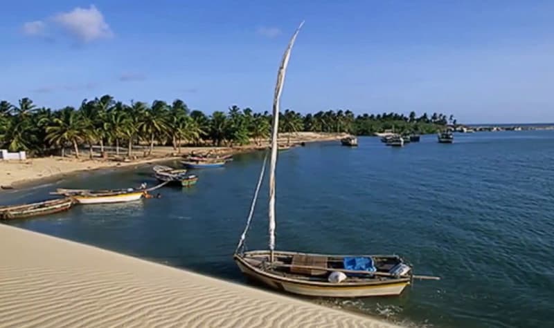 Letreiro na praia no Transfer para Mundaú