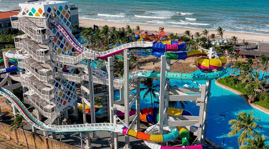Diversão no parque aquático