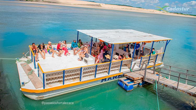 Passeio de Catamarã